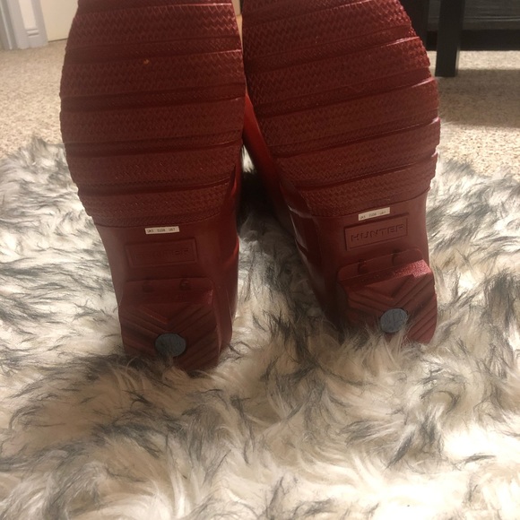Women’s size 7 Hunter Rainboots - Picture 7 of 8